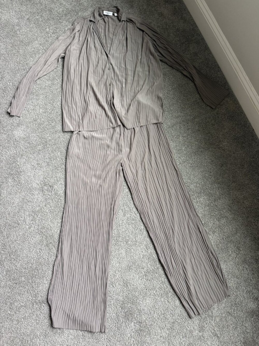 Babaton (Aritzia) Crinkled Button-Front Top & Wide-Leg Pants 2-Piece Set size XS